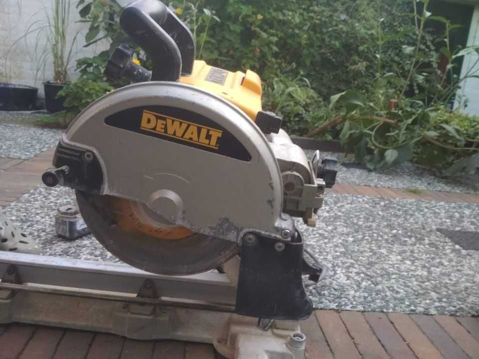 Piła do glazury DeWalt D24000