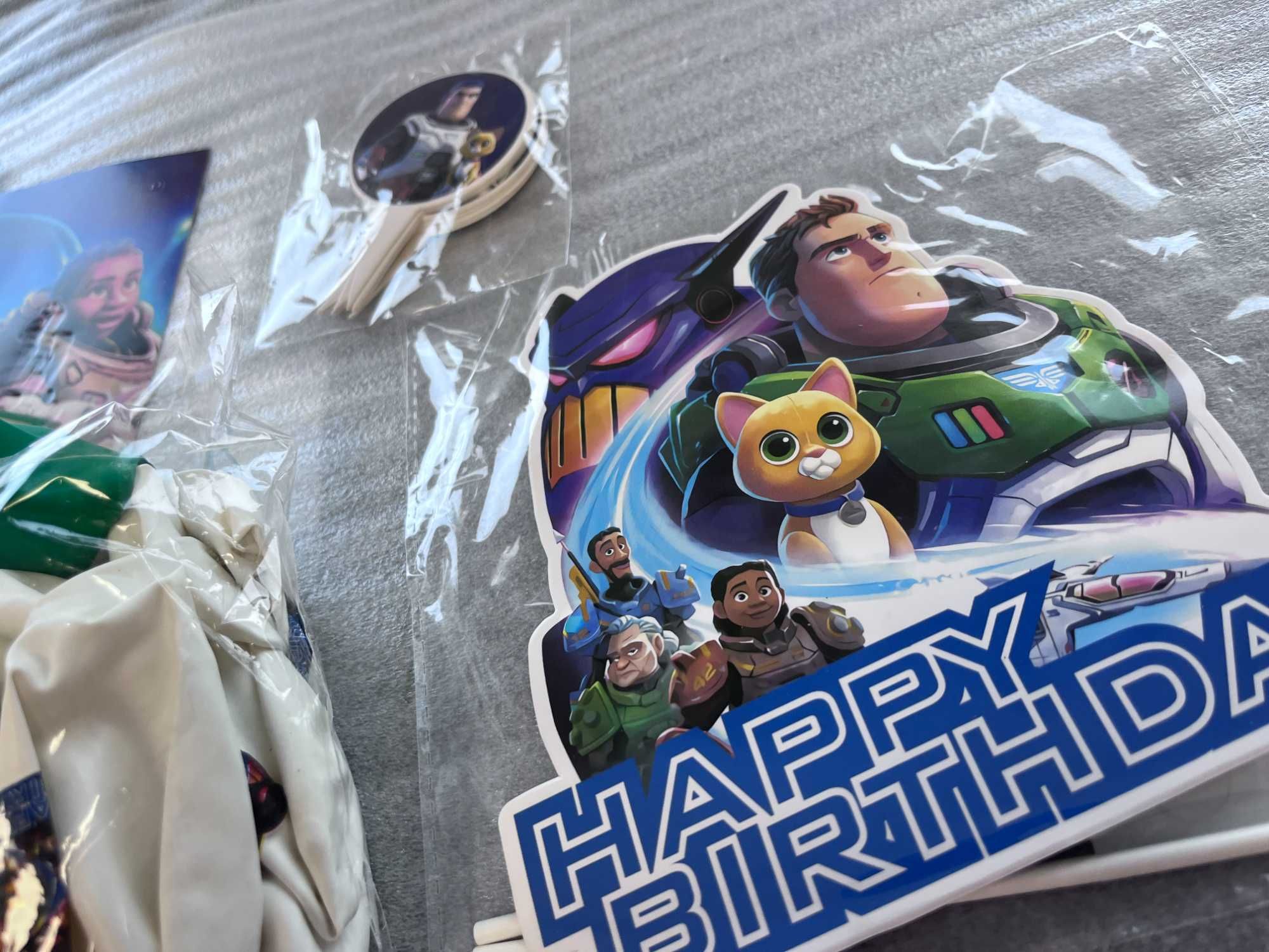 Zestaw ozdób urodzinowych Lightyear (Buzz Astral)