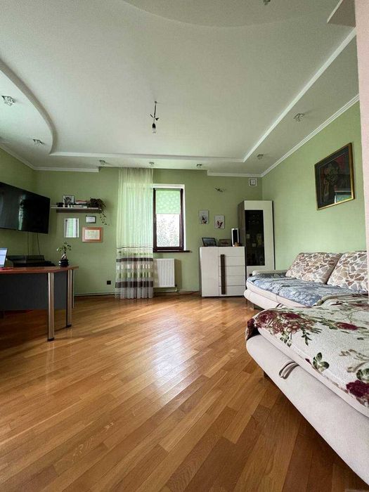 Продаж 2пов  будинку з ремонтом, площа 135 м2, в Пустомитах