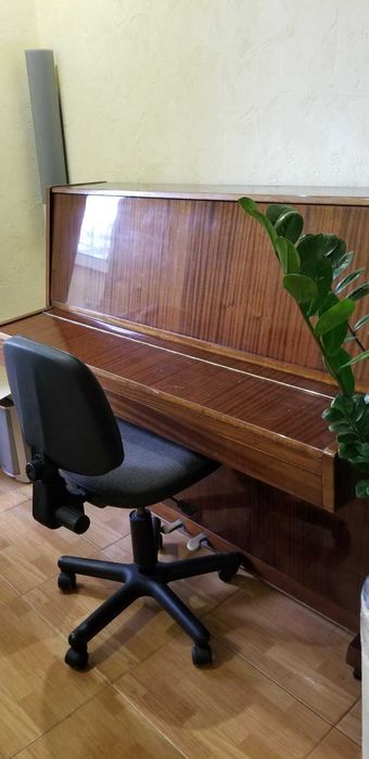 Продається піаніно