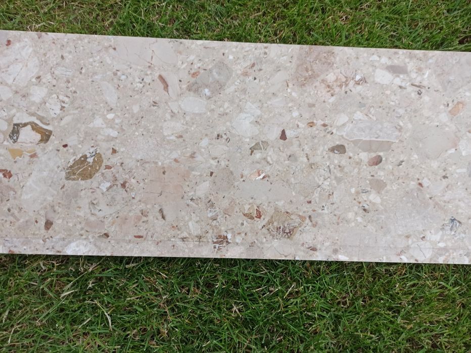 Parapet z demontażu.