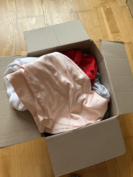 Коробка жіночий речей на розмір Хл/50. Речі супер!