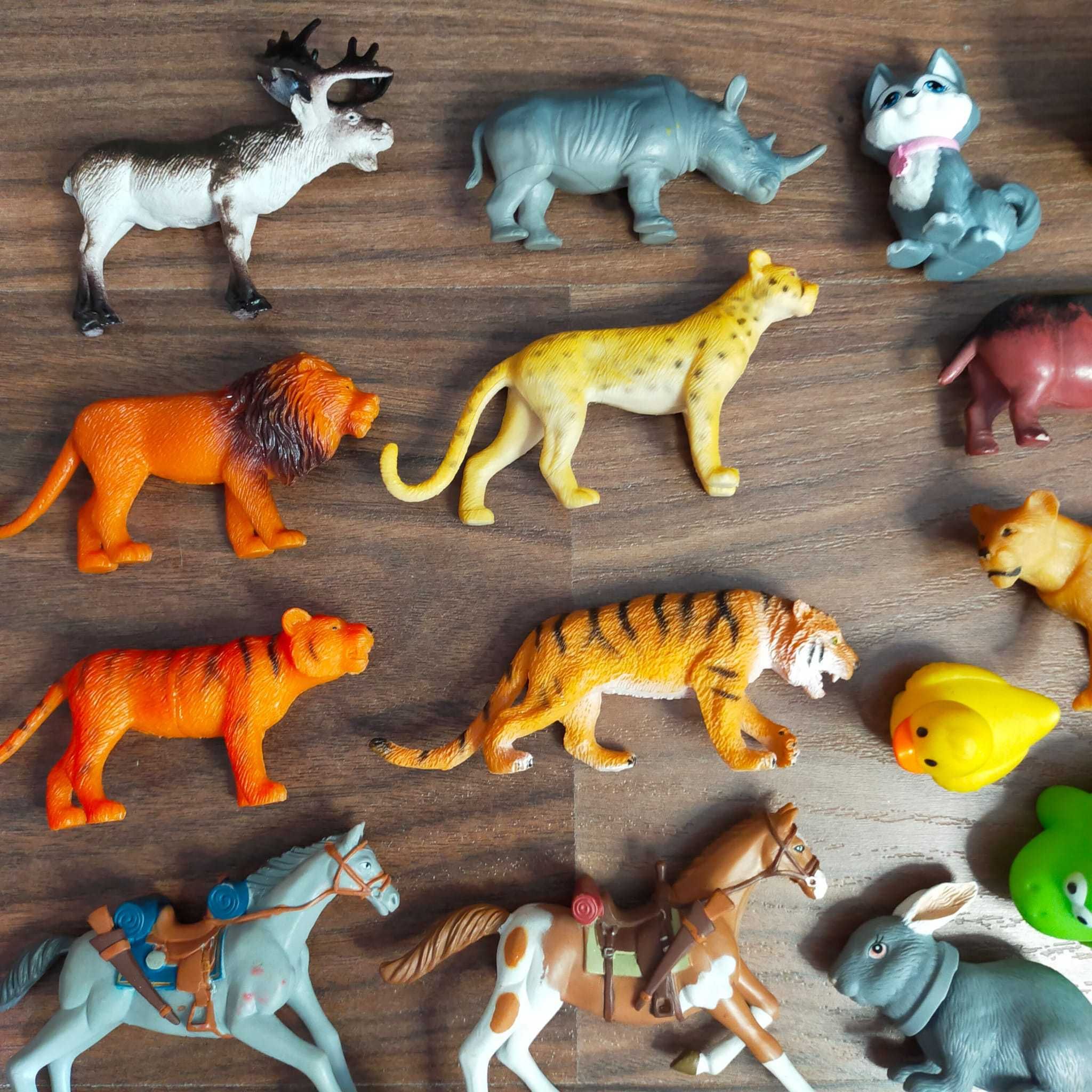 Conjunto animais de brincar, selvagens e domésticos