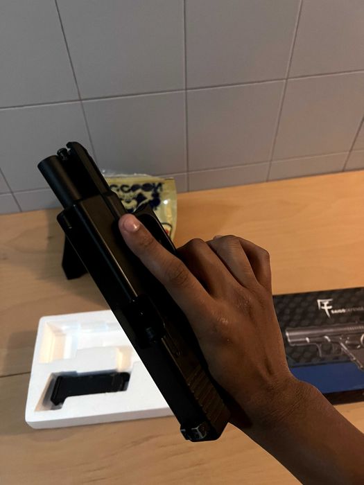 PISTOLA GLOCK 23 GREEN GAS BLOWBACK Airsoft ( Com bbs Incluidos )
