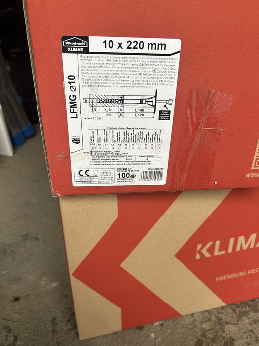 Witam mam na sprzedaz 2 pudelka kołków do steropianu klimas