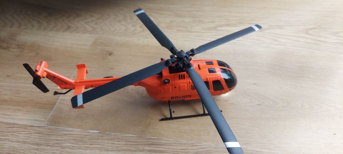 Helikopter jednowirnikowy Modster.