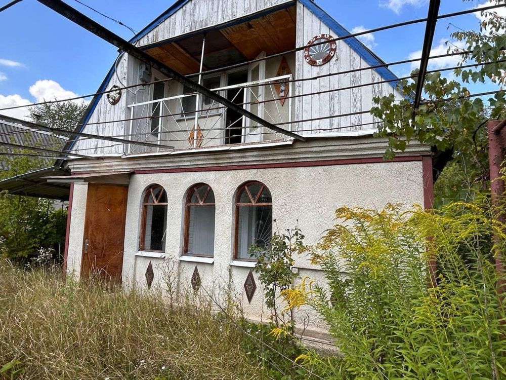 Продам дачний будинок