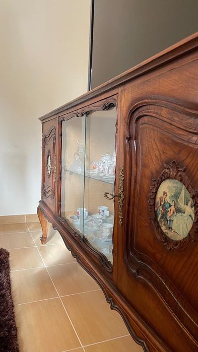 Móvel antigo com mais de 60 anos