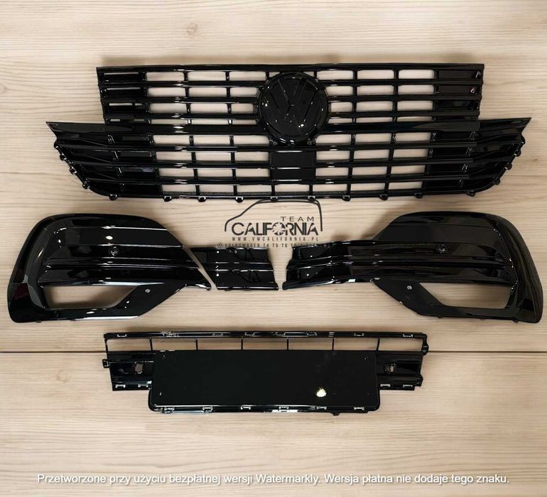 Przedni grill VW T6.1 czujniki do zderzaka kolor czarny błyszczący