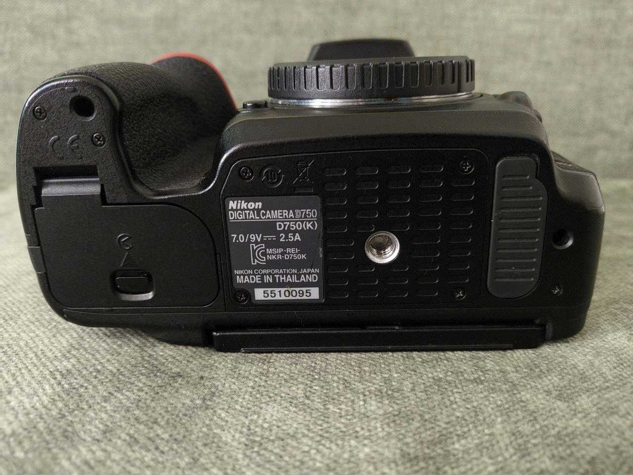 Продам зеркальный фотоаппарат Nikon D750K