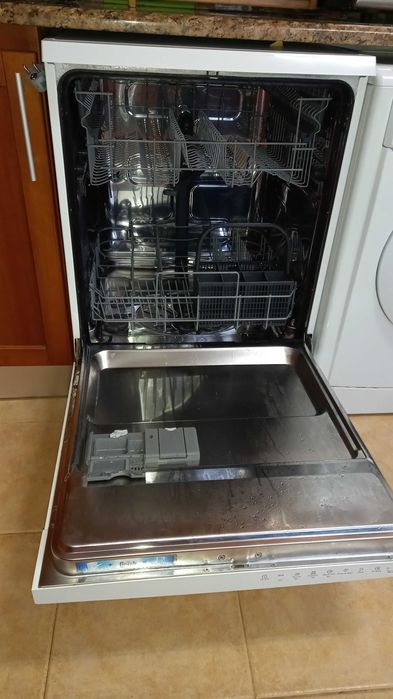 Maquina de lavar loiça electrolux