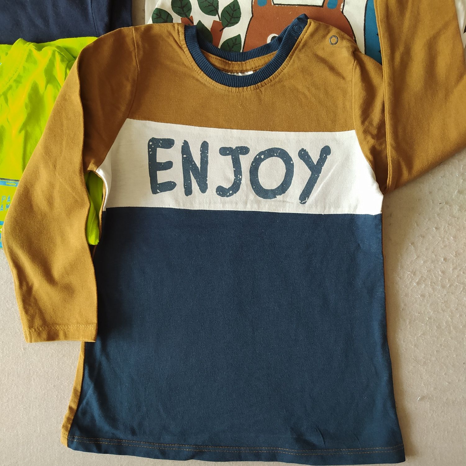64. Zestaw 6 koszulek roz 98