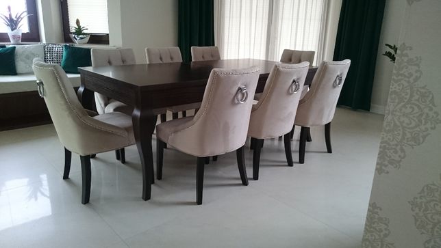 Komplet chesterfield stół krzesła tapicerowane z kołatką pinezkami