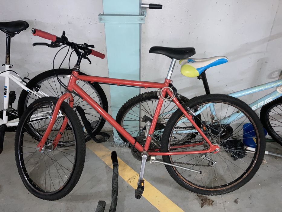 Bicicleta vermelha roda 26