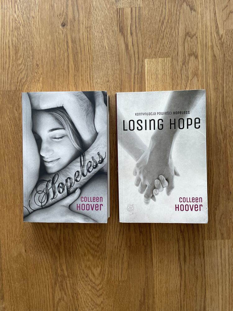 zestaw dwóch książek Colleen Hoover