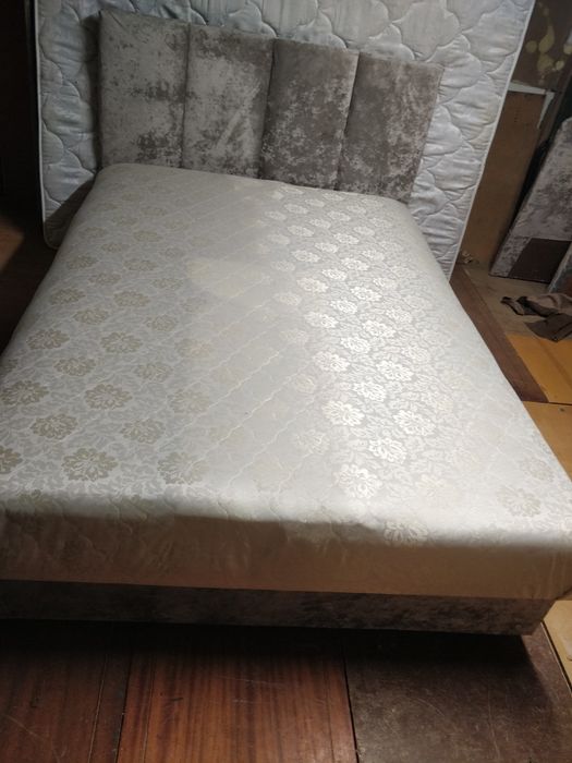 Ліжко двоспальне з матрасом нове
