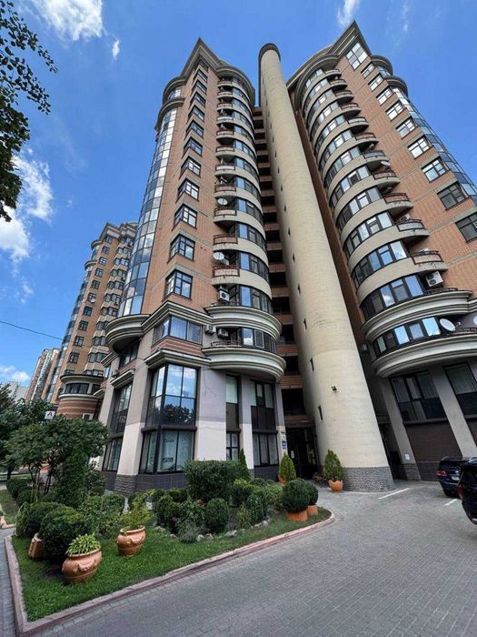 Оренда елітної видової квартири в центрі Києва