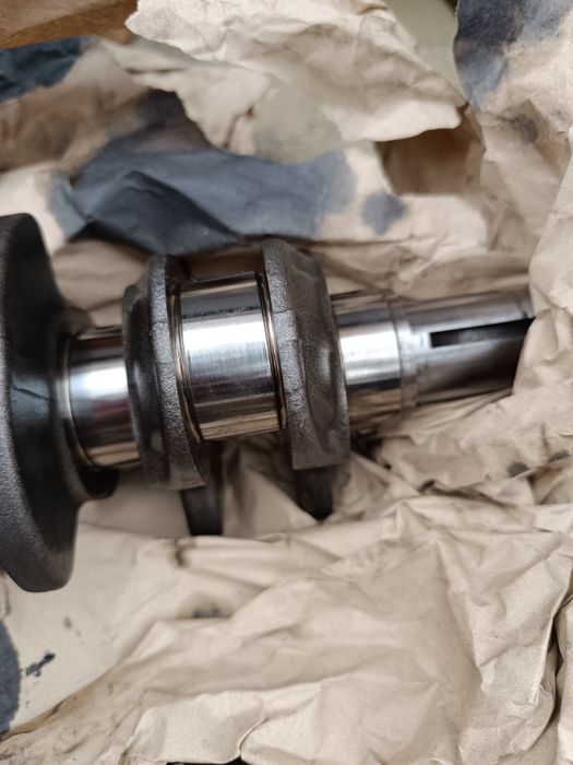 Блока нету ..Запчасти от мотора р9м 1.6л Рено трафік