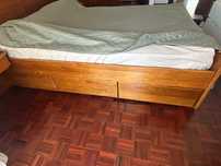 Vendo cama de casal  com colchão