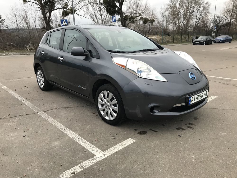 NISAN LEAF 2013 Авто