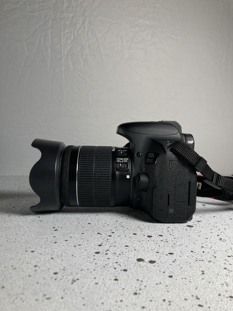 Canon 800D + Canon 18-55mm IS STM - крута камера для початківця
