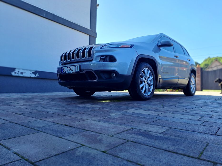 Продам джип черокі