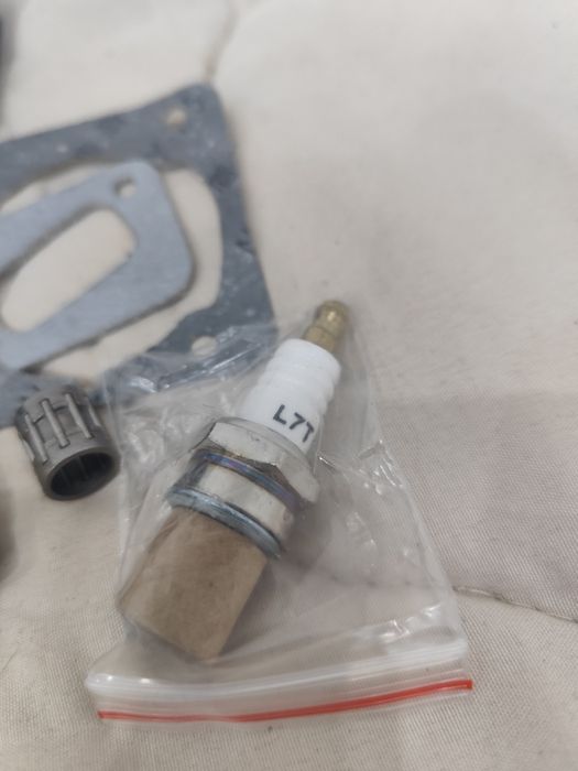 Cylinder zestaw tłok pierścienie świeca do pilarki 44 mm