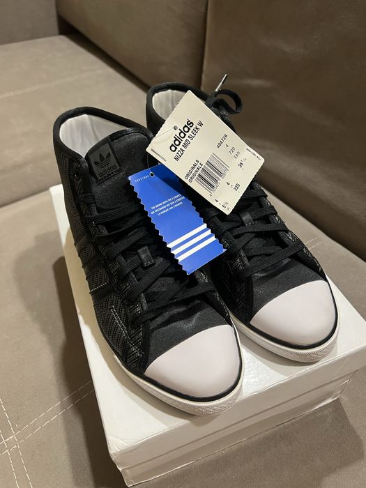 Кросівки жіночі adidas