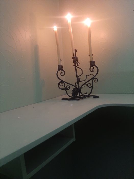 Продается старый канделябр