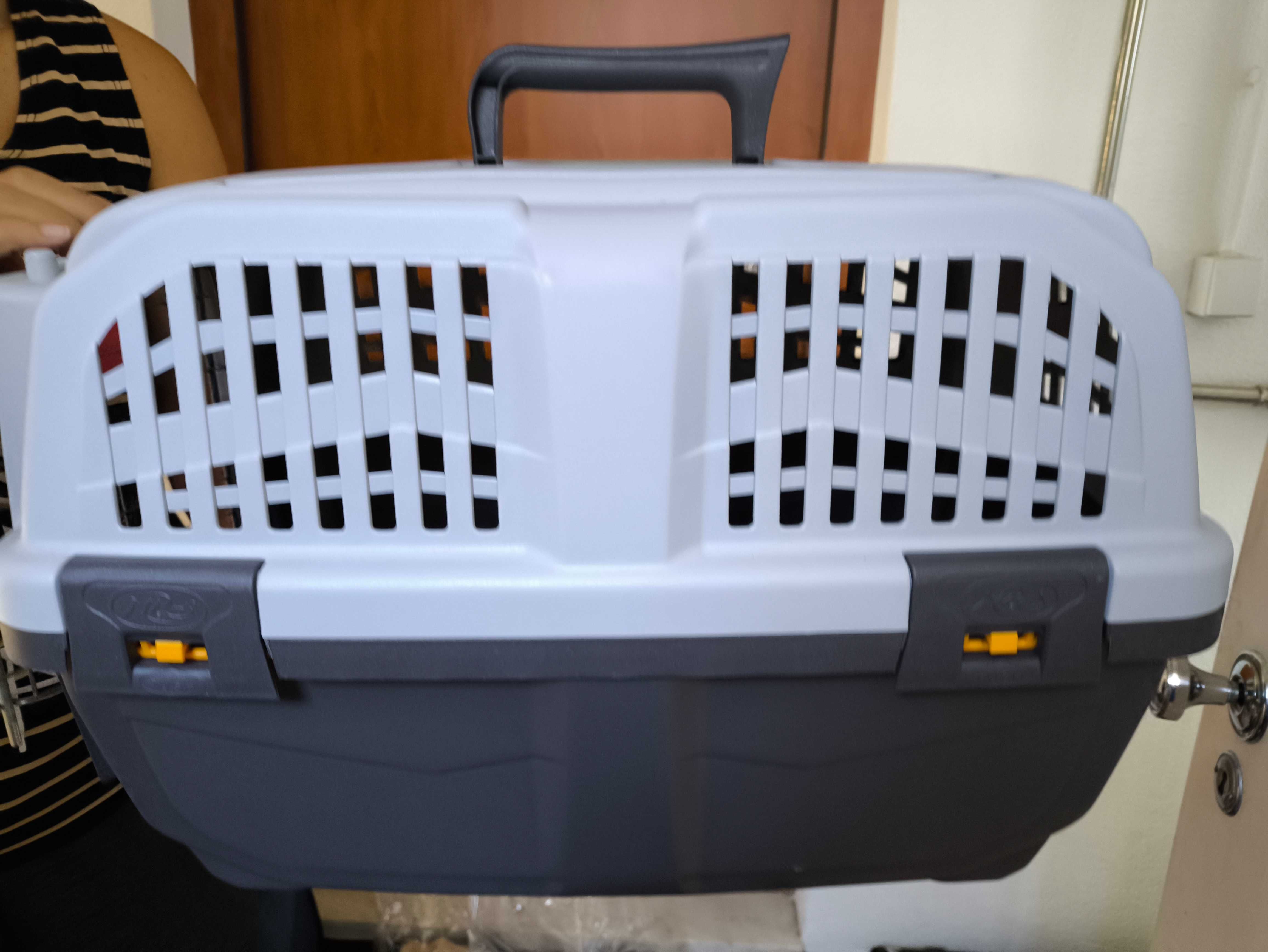 Caixa para carregar animais