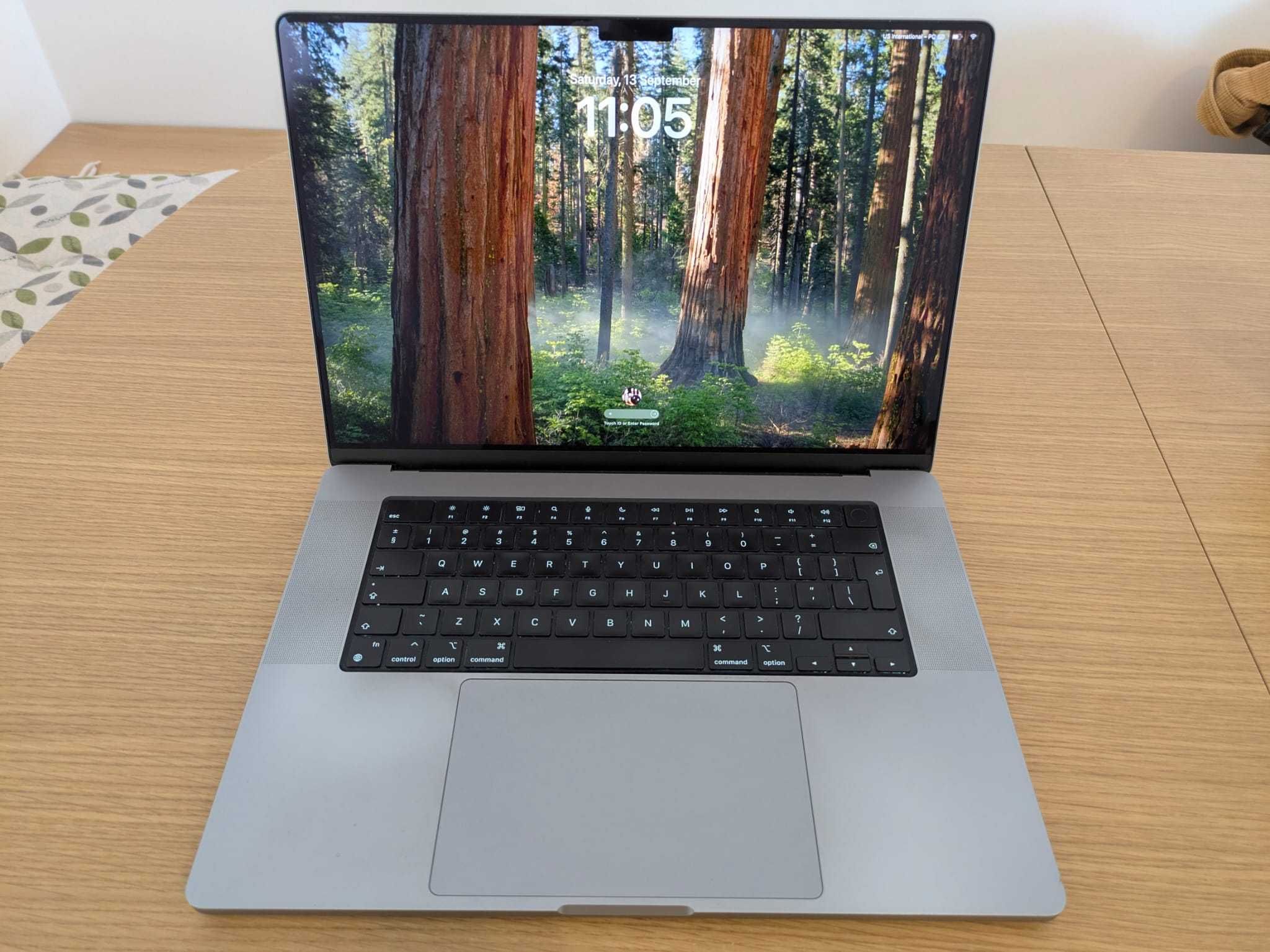Macbook Pro M1 Max 2021 64GB RAM | 1TB HD