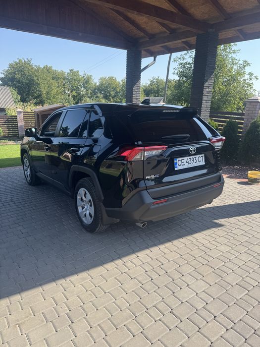 Продається автомобіль Toyota Rav 4