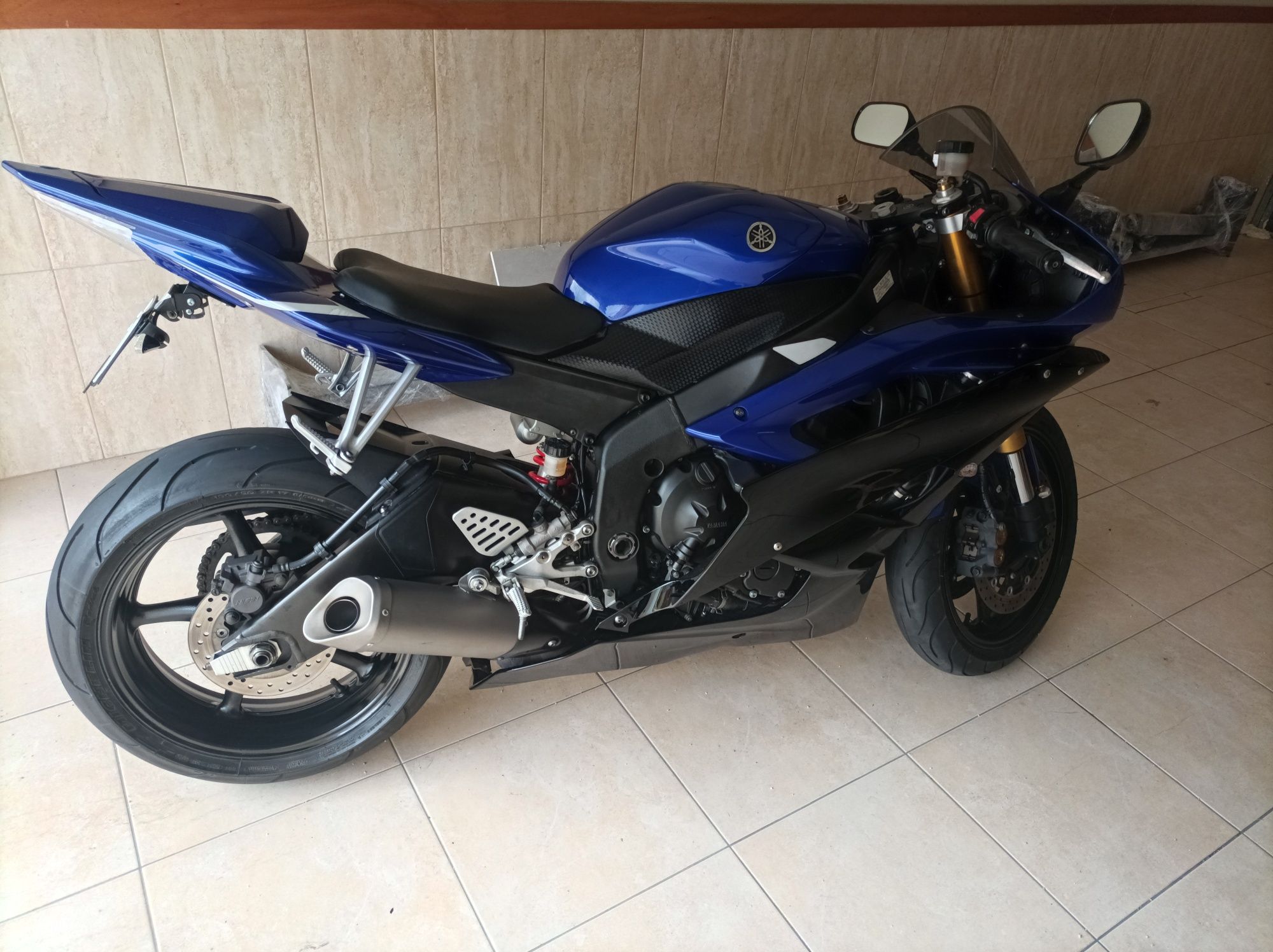 Vendo Yamaha R6 impecável!