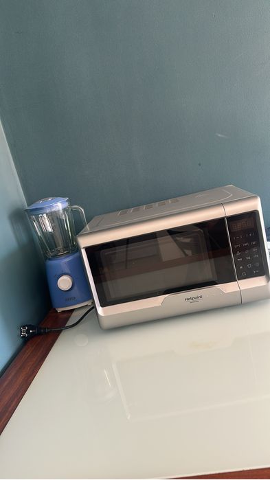 •	Microondas com pouco uso, Lisboa — €50