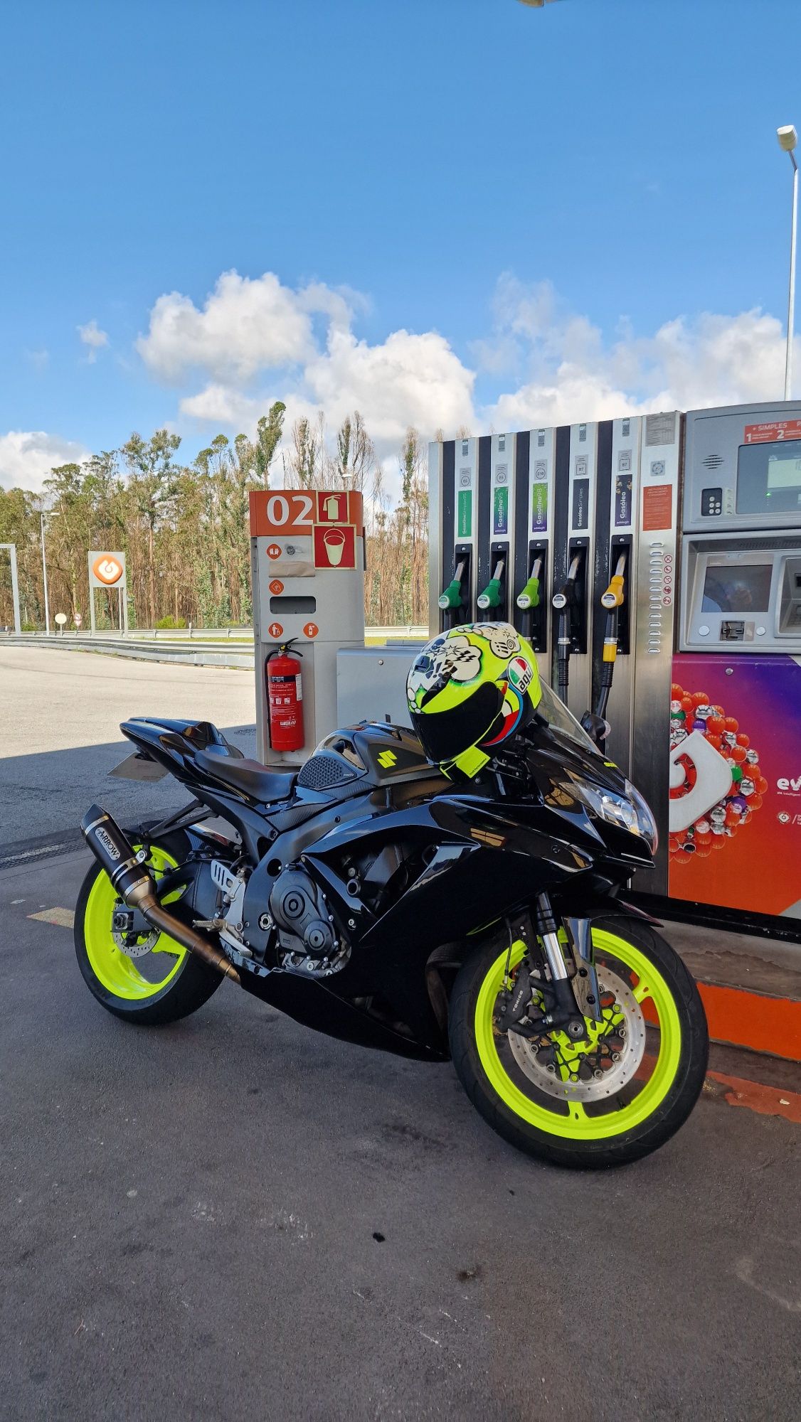 suzuki gsxr 750 k8