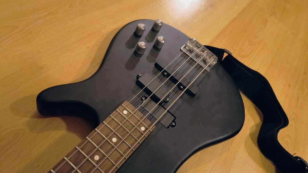 Gitara Basowa Vision