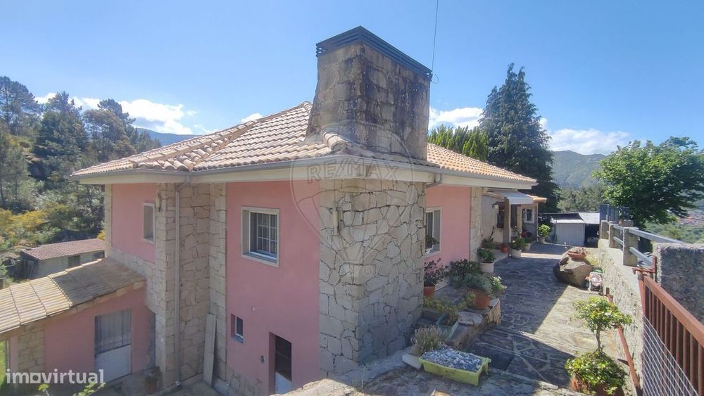 Moradia T4 para arrendamento