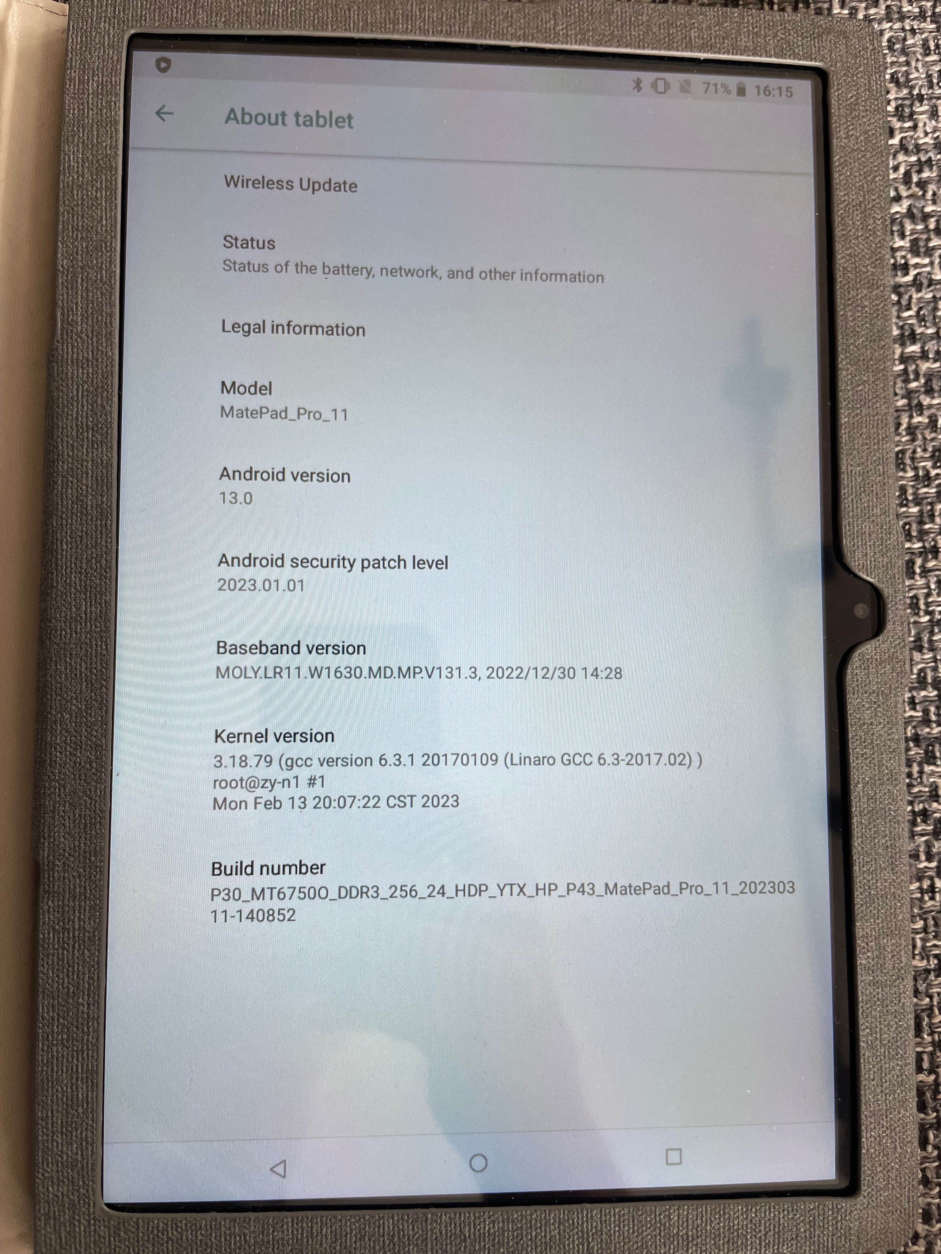 Prosty tablet w stylu MatePad Android. Idealny dla dziecka