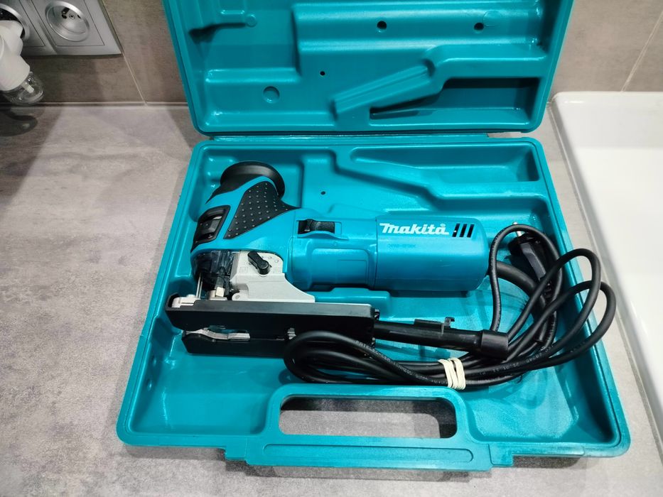 Wyrzynarka Makita 4351CT