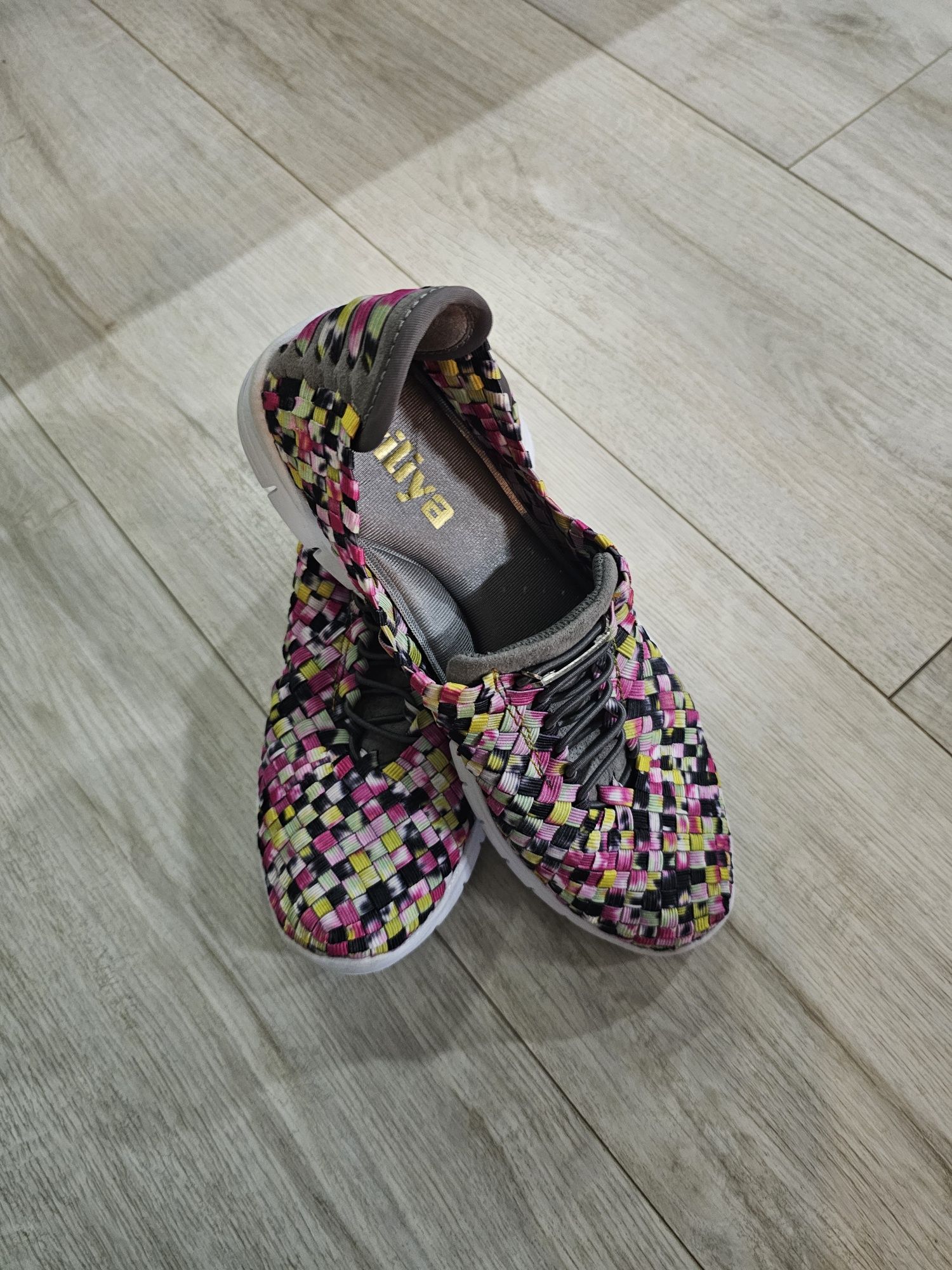Nowe damkie buty sportowe 36 lekkie