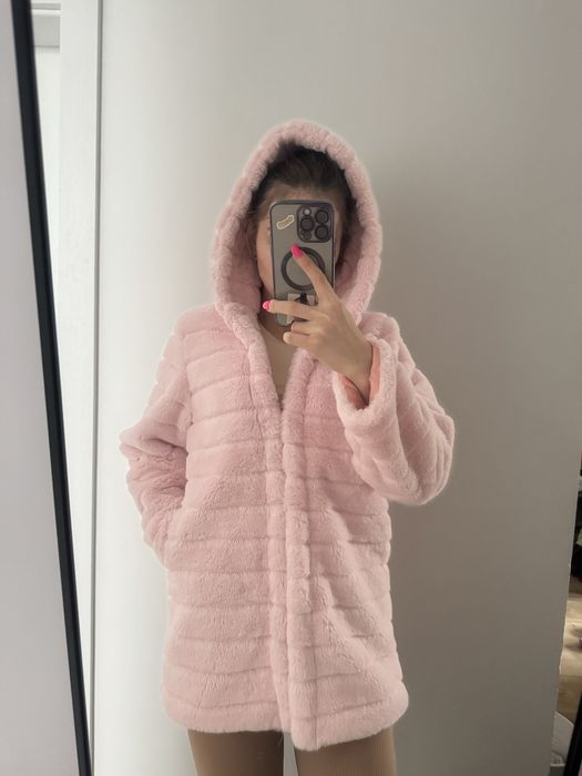 Płaszczyk kurtka mis futerko pudrowy róż