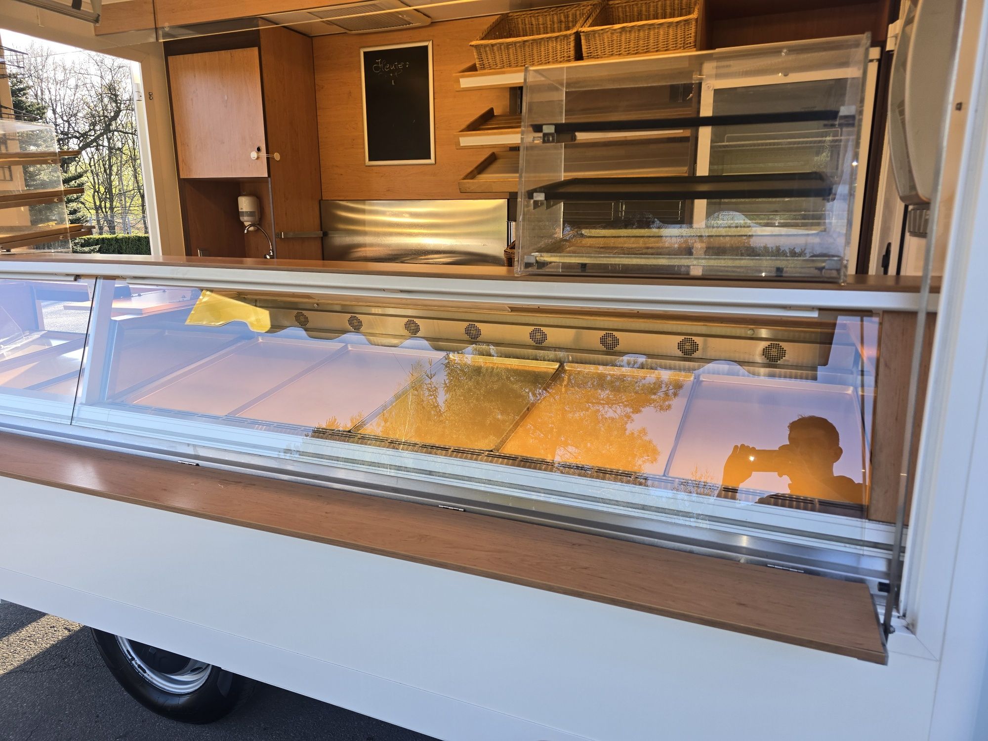 Autosklep Renault Master Food Truck Pieczywa Ciast