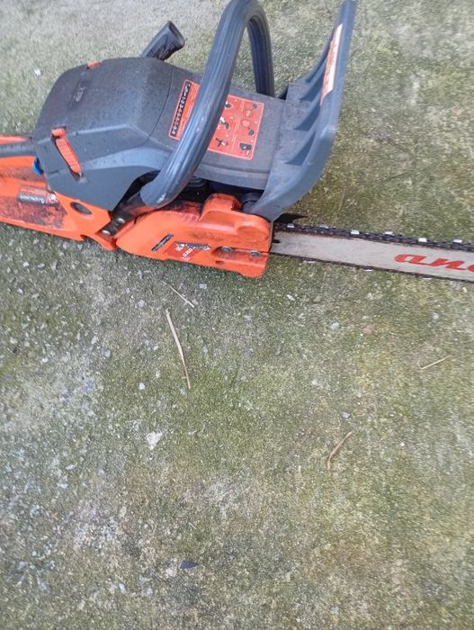 Motosserra e bicicleta