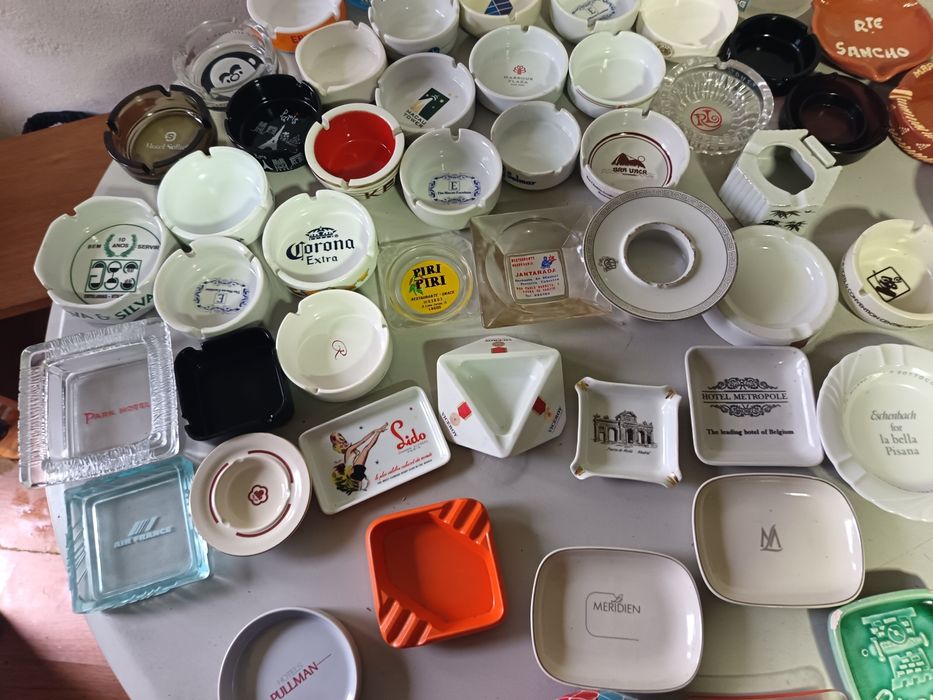 Coleção de cinzeiros 64