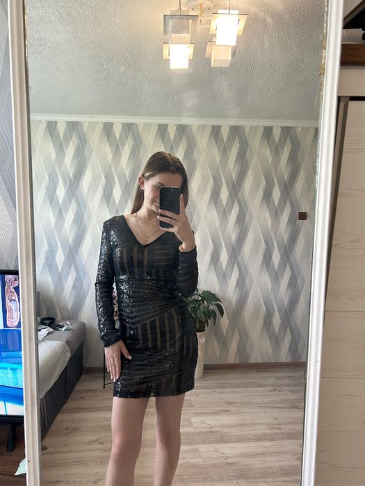 Сукня вечірня з паєтками