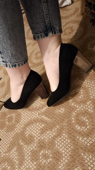 Замшеві туфлі 39 розмір