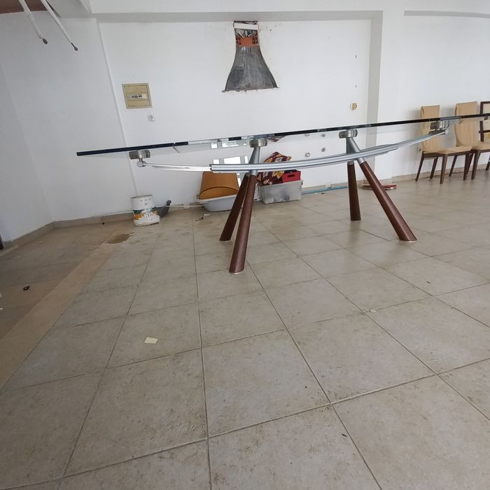 Mesa de vidro estilo italiano extensível