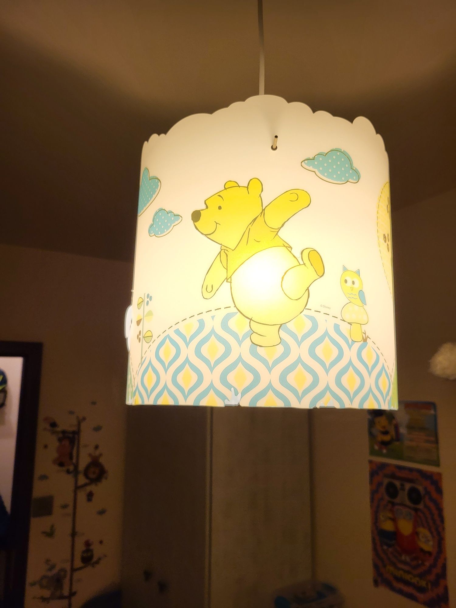 Lampa sufitowa z motywem Kubusia Puchatka