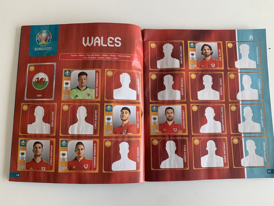 Caderneta Euro 2020 + 81 cromos