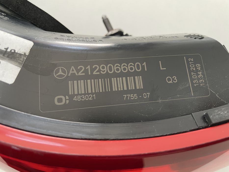 Mercedes E250 - Farol dianteiro esquerdo